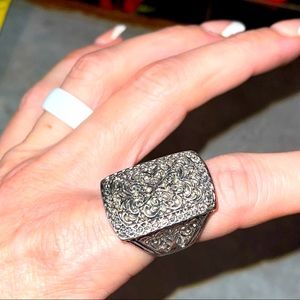 Chunky and well made heavy piece!